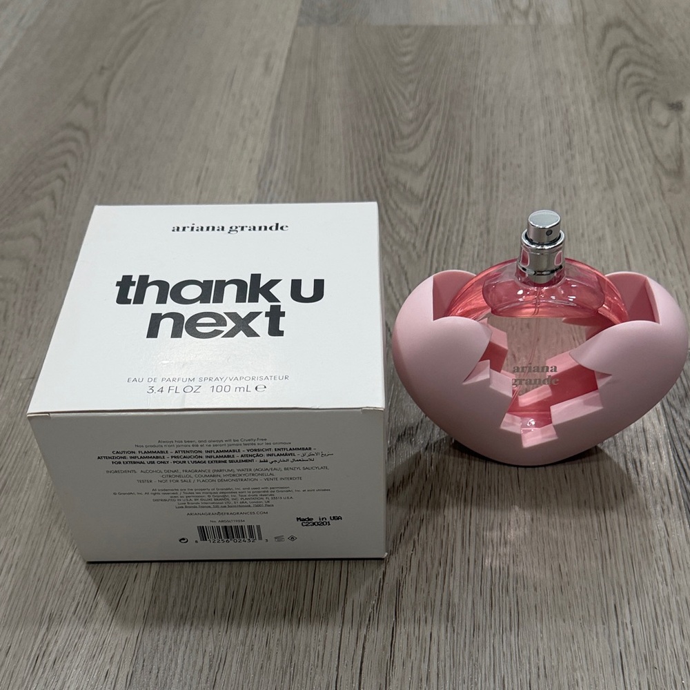 Ariana Grande Pink Heart Perfume - Picture 2 of 2